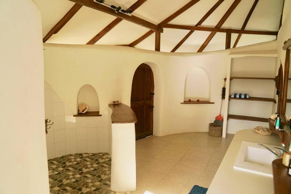 Beach-Front Sumbawa Surf House Lemonga Exterior foto