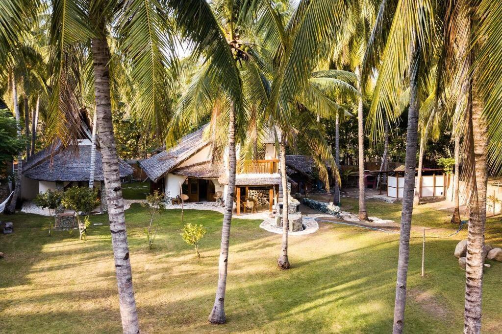 Beach-Front Sumbawa Surf House Lemonga Exterior foto