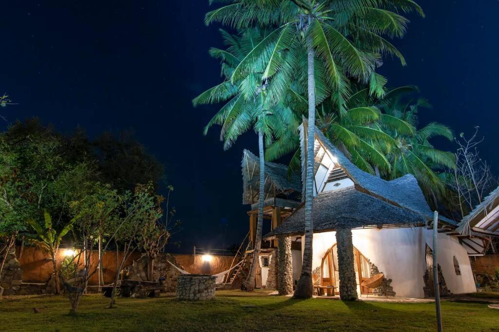 Beach-Front Sumbawa Surf House Lemonga Exterior foto